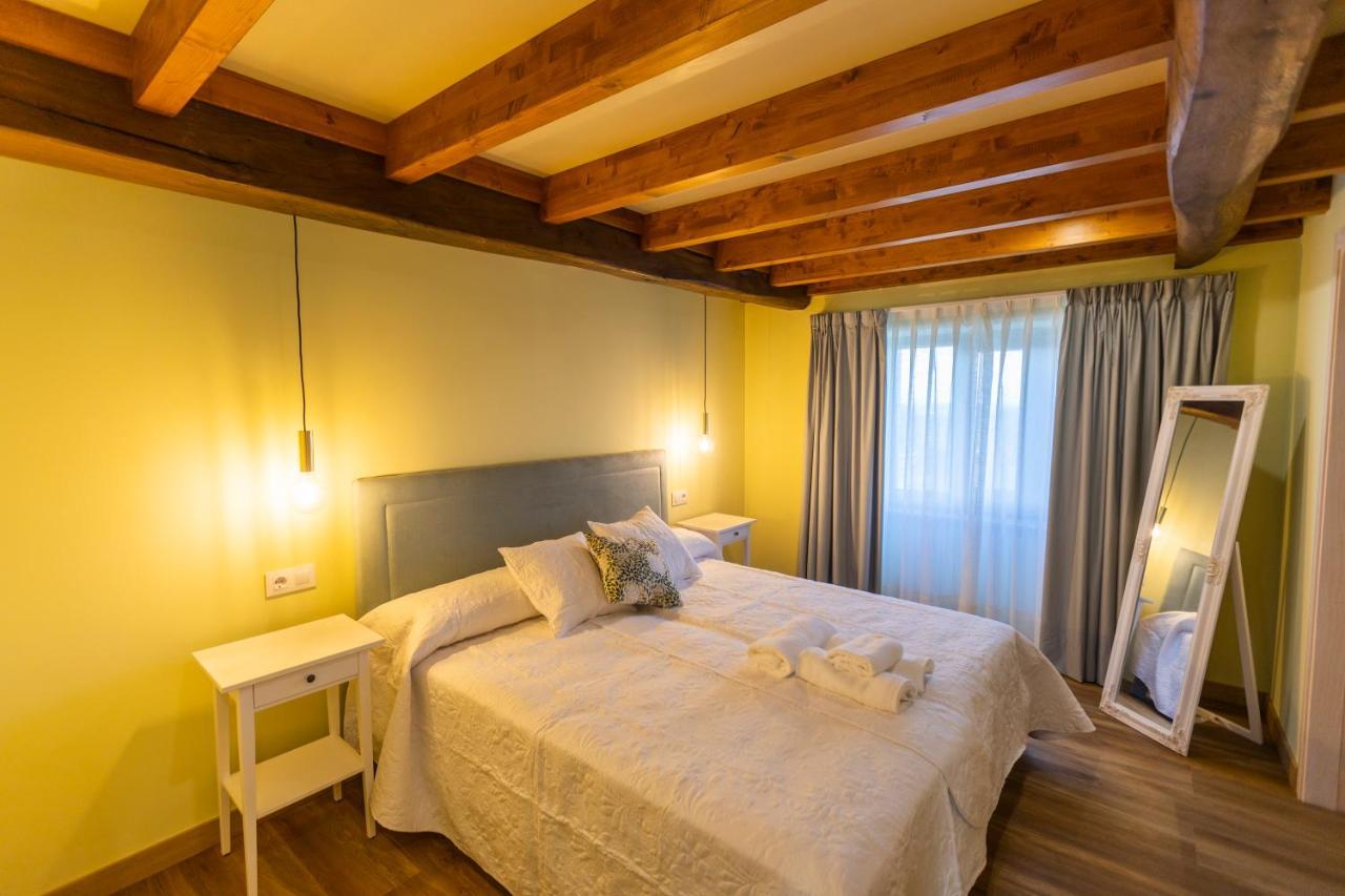 Apartamentos Casona Del Campo 나비아 외부 사진